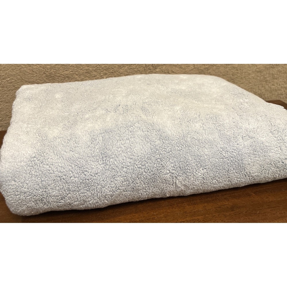 Calvin Klein Leland Light Blue Bath Towel 100% Cotton 30 X 58 Rounded Corners